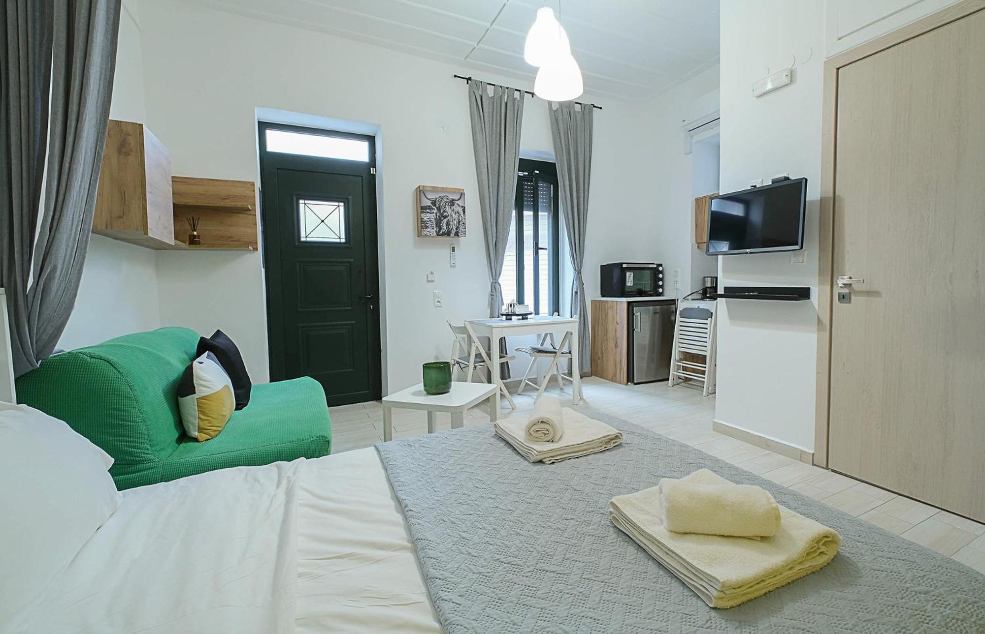 Irene Apartment & Irene Studio - City Center イラクリオン エクステリア 写真